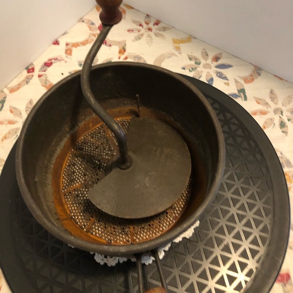 Vintage Foley Food Mill Steel 2 Quart Masher Ricer Strainer - Picture 2 of 7